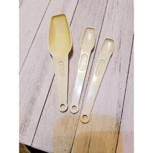 Action Ind Measuring Spoons Set of 3 Almond 1 TBSP 1/2 Tsp 1/4 Tsp